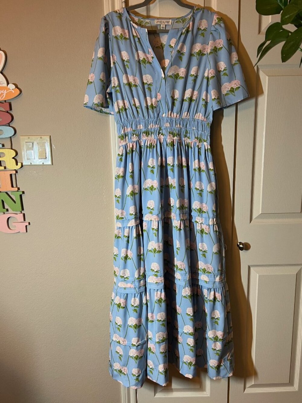NWT Women’s Blue Floral Maxi Dress – Short Sleeve Tiered Skirt - Size Medium